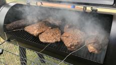 BBQ Smoker Catering Spare Ribs Pulled Pork Burger Brisket Lachs