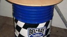 Ölfässer, Bel Ray, Öl, Stehtische, Tische, Fass, Fässer, F1, Formel1, Rennwagen, Autorennen, Motorsport, Dekoration