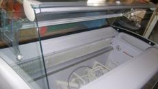 Eisvitrine Breite: 118cm Tiefe: 75cm Höhe: 120cm