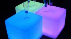 LED CUBE MIT FERNBEDIENUNG UND AKKU