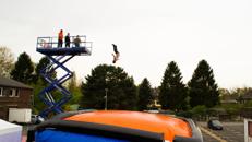FREEFALL AIRBAG / BIGAIRBAG - AUS 12 METERN HÖHE IN EIN LUFTKISSEN SPRINGEN!