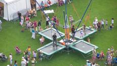 4er Bungeetrampolin – Inkl. 2 x Betreuungspersonal und Haftpflichtversicherung für 6 Stunden Einsatz