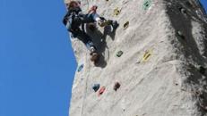 Kletterberg 7 Meter – Inkl. 2 x Betreuungspersonal und Haftpflichtversicherung / Kletterturm
