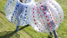 Zorbing Bälle / Air Fussball, Bubble Ball - Eignet sich für Kinderfeste, Hochzeit, Geburtstag, Veranstaltungen, Kinder und mehr. Vermieten leicht gemacht mit Eventmonster!