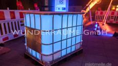 Wassertank-Stehtisch - WUNDERRÄUME GmbH vermietet: Dekoration/Kulisse für Event, Messe, Veranstaltung, Incentive, Mitarbeiterfest, Firmenjubiläum