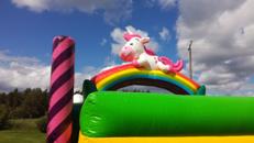 Hüpfburg Einhorn