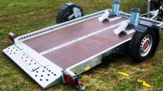 Starsky & Hutch absenkbarer Motorradanhänger 1300 kg gebremst mit Stoßdämpfern 100 km/h