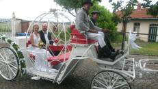 Romantische und traditionnelle Hochzeitskutsche mieten