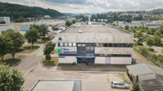 Leicht andienbare Hallenflächen mit Lastenaufzug in Heidenheim
