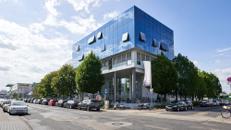 Große, teilsanierte Büroflächen mit flexiblem Trennwandsystem und Teeküche in Frankfurt