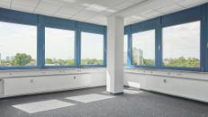 Teilsanierte Büroflächen – teilweise klimatisiert- mit Teeküche in Frankfurt
