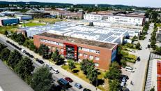 Große Hallenflächen in Potsdam mit Bistro und Center Management vor Ort
