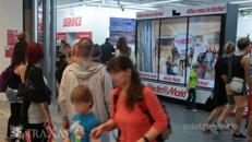 Traxas Interaktiver Werbeträger / Augmented Reality / Kundenstopper mit Fotobox & Gutscheinfunktion