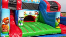 Hüpfburg PAW PATROL günstig mieten mit Bällebad Wochendpauschale 179 € Hüpfburg Verleih Montabaur