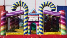 Hüpfburgen Verleih in Flensburg -> Eventmodule - Spielekisten - Zeltverleih – Event-Ausstattung - Hopseburg - Kinderanimation - Stehtische – Bierzeltgarnitur Lichttechnik mieten/le