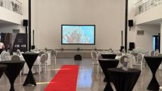 Beamer & Leinwand für Events – zu vermieten