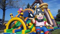Piraten Hüpfburgen! Bis 26 Meter Länge!