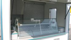 Verkaufsanhänger mit Kühltheke