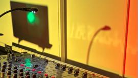 DJ mit professioneller Technik für Hochzeiten & Events! Gute Stimmung garantiert! 🎶