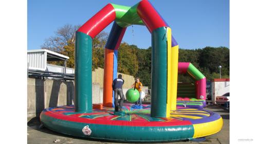 Hüpfburg Schleuderball