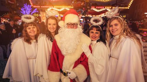Weihnachtsmann mit oder ohne Engel