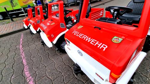 Feuerwehr-Tret-Unimog-Parcours mieten