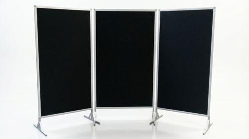 Mobile Pinnwand mieten – Große Moderationswand/Trennwand für Seminar & Messe