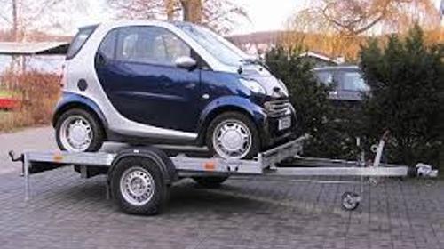 Anhänger mit Smart For Two für Wohnmobil