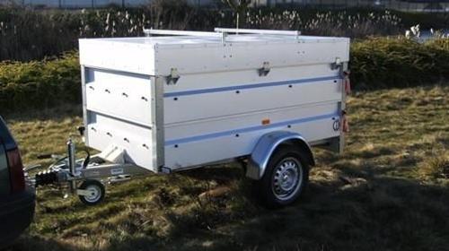 Deckelanhaenger geschlossen  850 kg gebremst / 100 km/h - Ladeflaeche: 2070 x 1080x 900 - Nutzlast ca.  650 kg