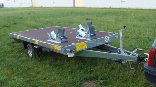 3er Motorrad - Transporter 1500 kg gebremst / 100 km/h - Ladeflaeche: 3010 x 1840 - Nutzlast ca. 1.100 kg