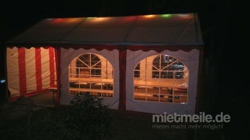 Sonderangebot Party Zelt  4m x 6m mit 4 Bierzeltgarnituren und 2 Stehtischen