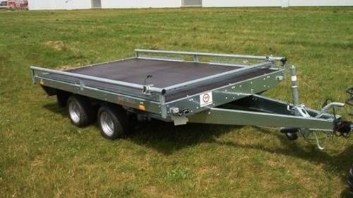 Kleiner PKW Transporter doppelachser 2000 kg gebremst mit Seilwinde /  100 km/h