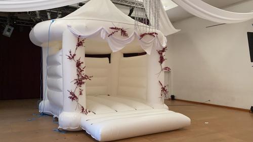 Hüpfburg für Hochzeit