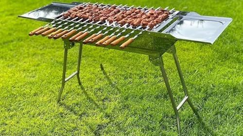 Standgrill Schaschlikgrill Family Grill klappbaren Füßen Döner- und BBQ Holzkohlegrill Säulengrill