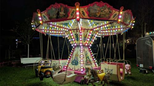 Nostalgisches Hängekarussell