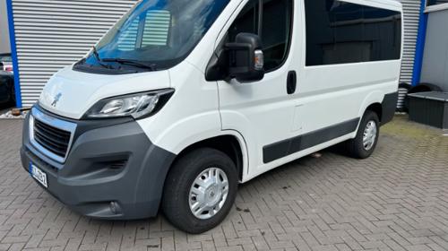 Peugeot Boxer 9-Sitzer zum selberfahren