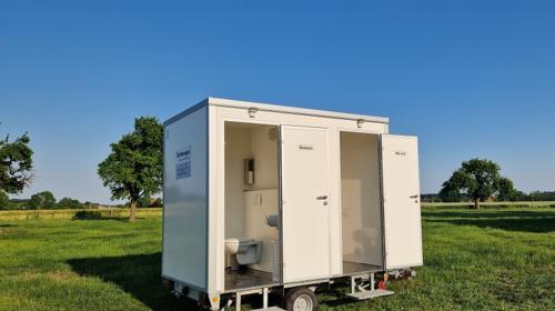 Premium Toilettenwagen mieten Klowagen Miet-WC für deine Veranstaltung -> auch barrierefrei