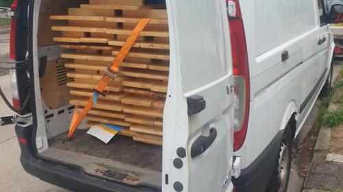 Transporter mit Fahrer mieten