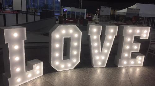 XXL Leuchtbuchstaben LOVE – Leuchten & Lampen
