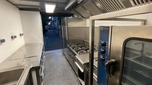 Mobile LKW Profiküche – Bartheke, Mobile Bar, Ausschanktheke, Eventtheke