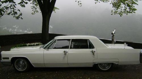 Cadillac Fleetwood Oldtimer Hochzeitsauto in weiß