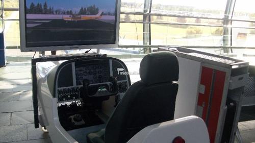 Flug Simulator, Flugsimulator, Flugsimulation auch mit VR Brille (HTC Vive) Virtual Reality verfügbar!