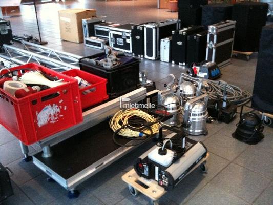 Nebelmaschine mieten & vermieten - Lichttechnik / Nebelgerät in Schneverdingen