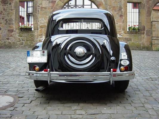 Hochzeitsauto mieten & vermieten - Citroen CV 15-6, Gangsterlimousine, schwarz, 1952  in Melle