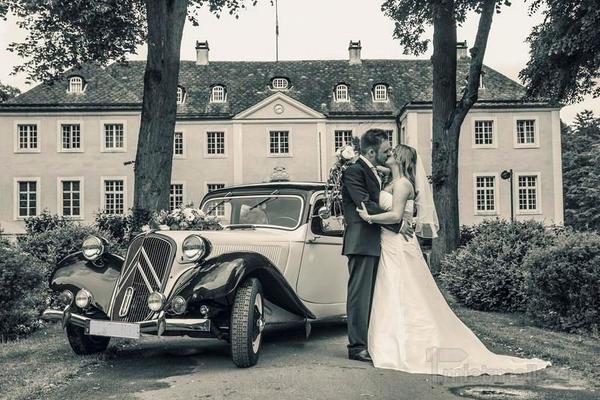 Hochzeitsauto mieten & vermieten - Citroen CV11B Gangsterlimousine 1952 creme/schwarz in Melle