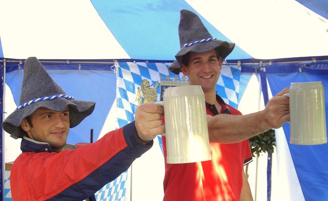 Weihnachtsdekoration mieten & vermieten - Oktoberfest in Düsseldorf