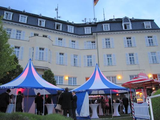 Karussell mieten & vermieten - Dekoration Circus-Variete-Jahrmarkt-Kirmes in Düsseldorf