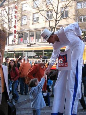 Stelzenläufer mieten & vermieten - Stelzenläufer für Werbematerial und Give-Aways in Idstein