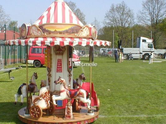 Karussell mieten & vermieten - Mini Kinderkarussell Nostalgie Pferdchenkarussell in Lehrte