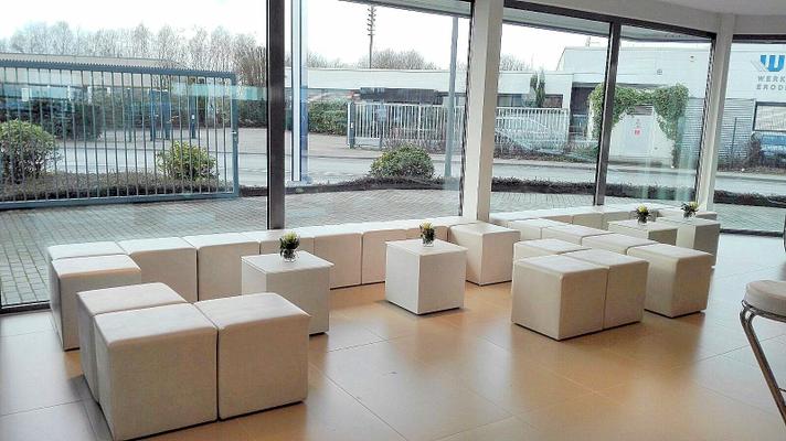 Loungemöbel mieten & vermieten - Sitzwürfel mieten – Weißer Loungecube (45×45 cm) aus Kunstleder in Wuppertal